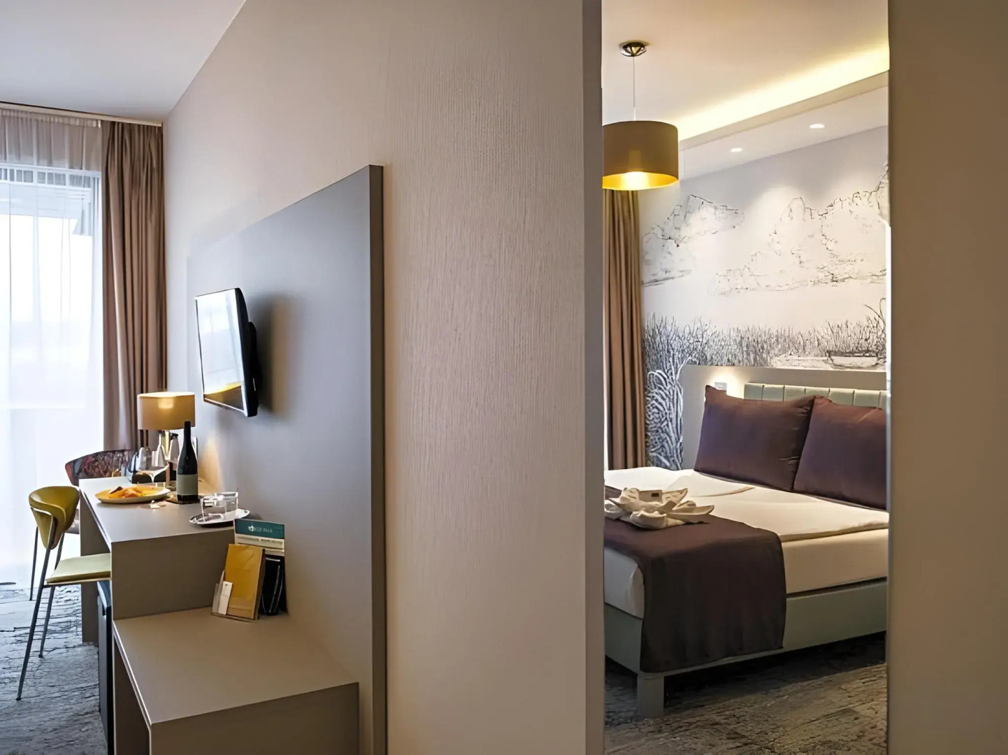 Hotel Golden Lake Resort