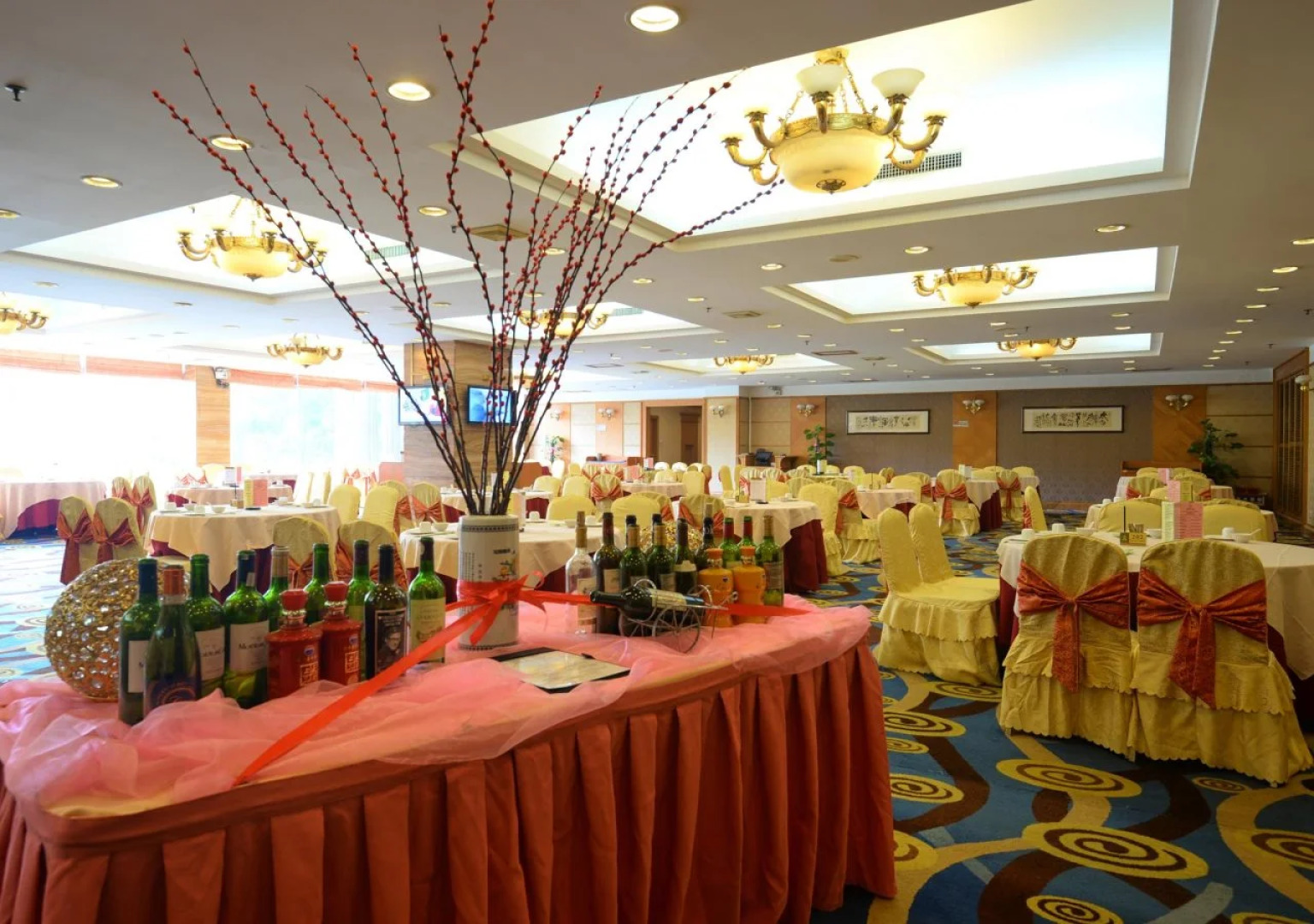 Dongguan OYC Crown Prince Hotel