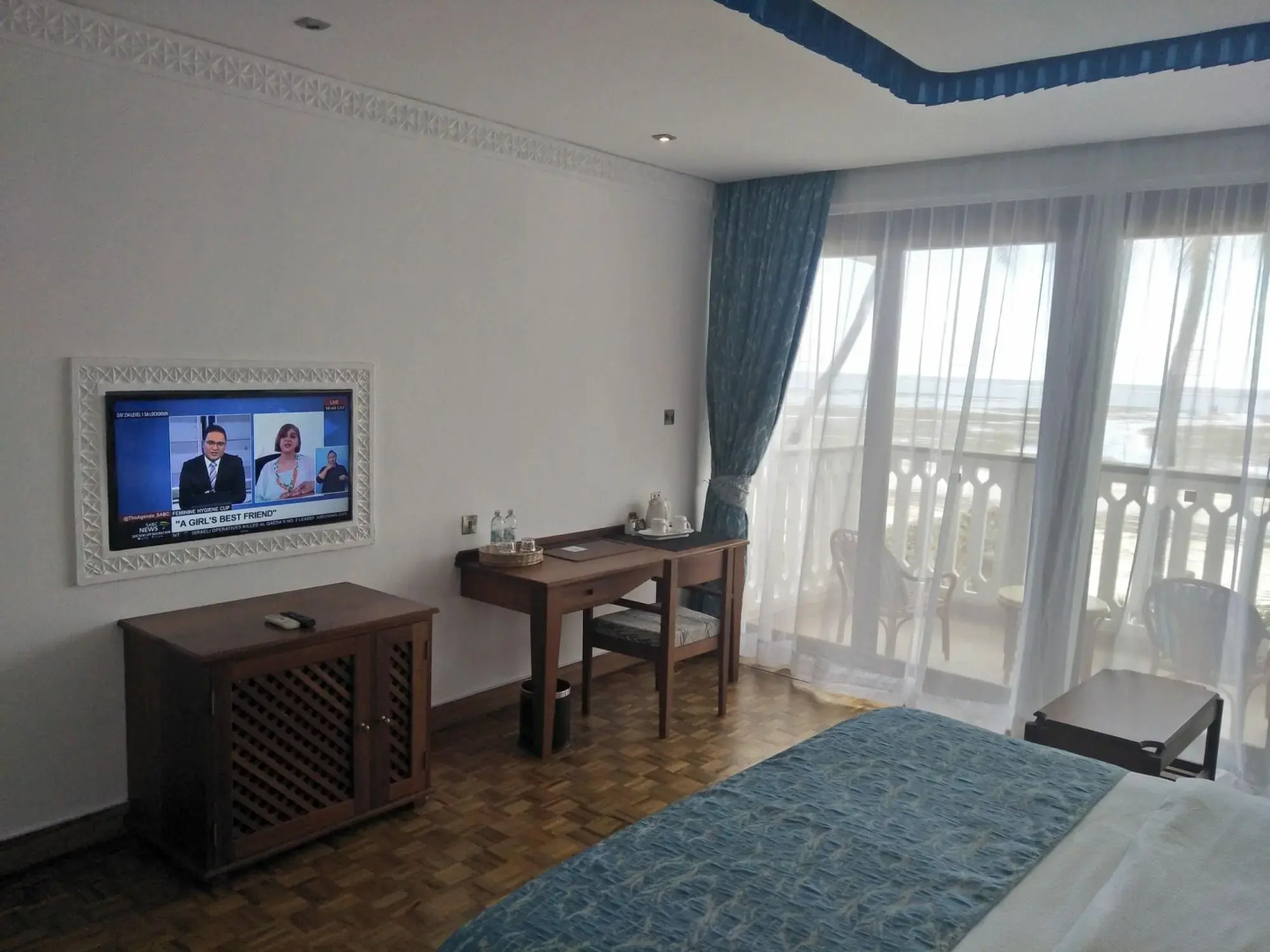 Travellers Beach Hotel & Club