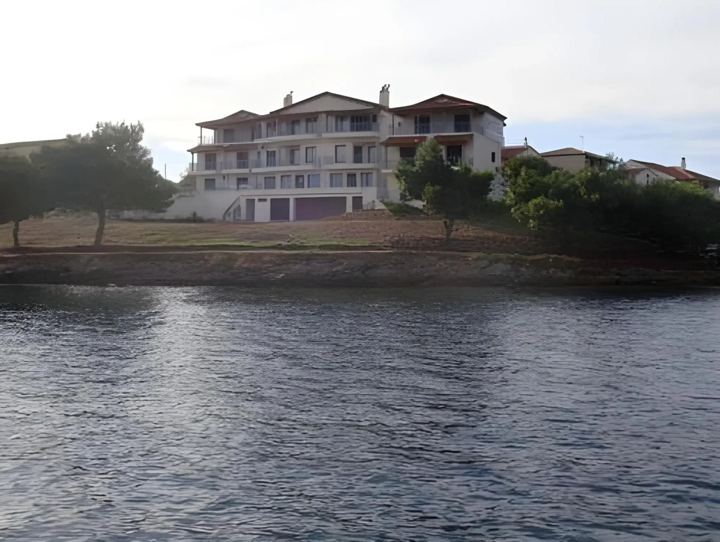 Trizonia Beach Hotel