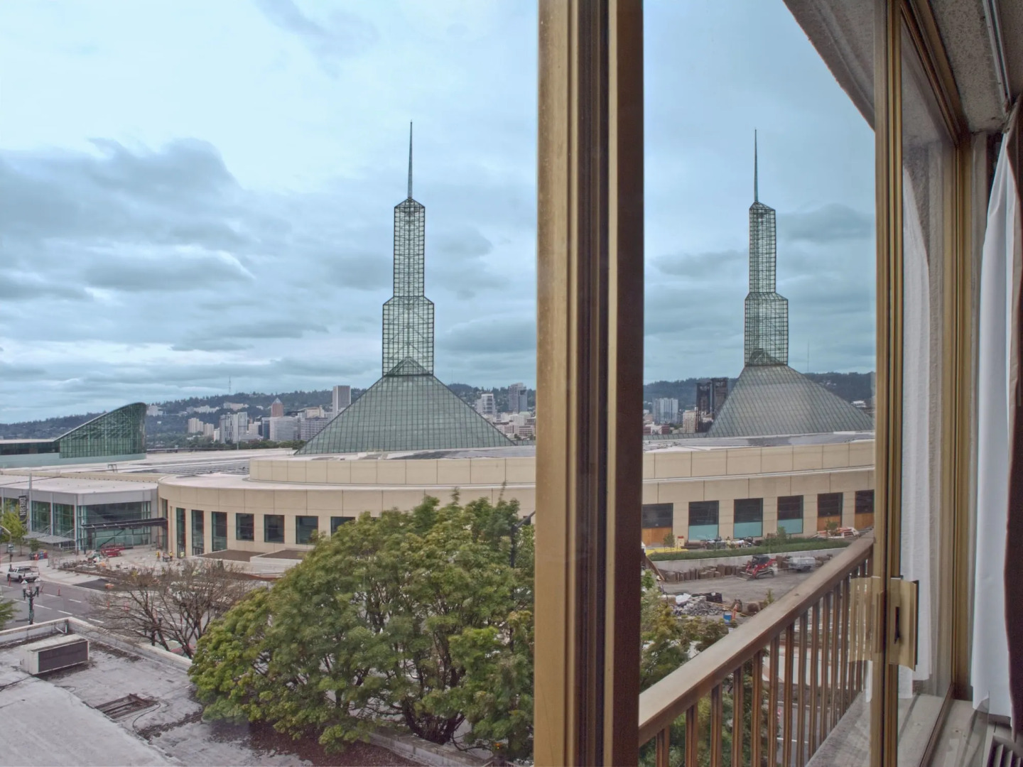 Inn At The Convention Center