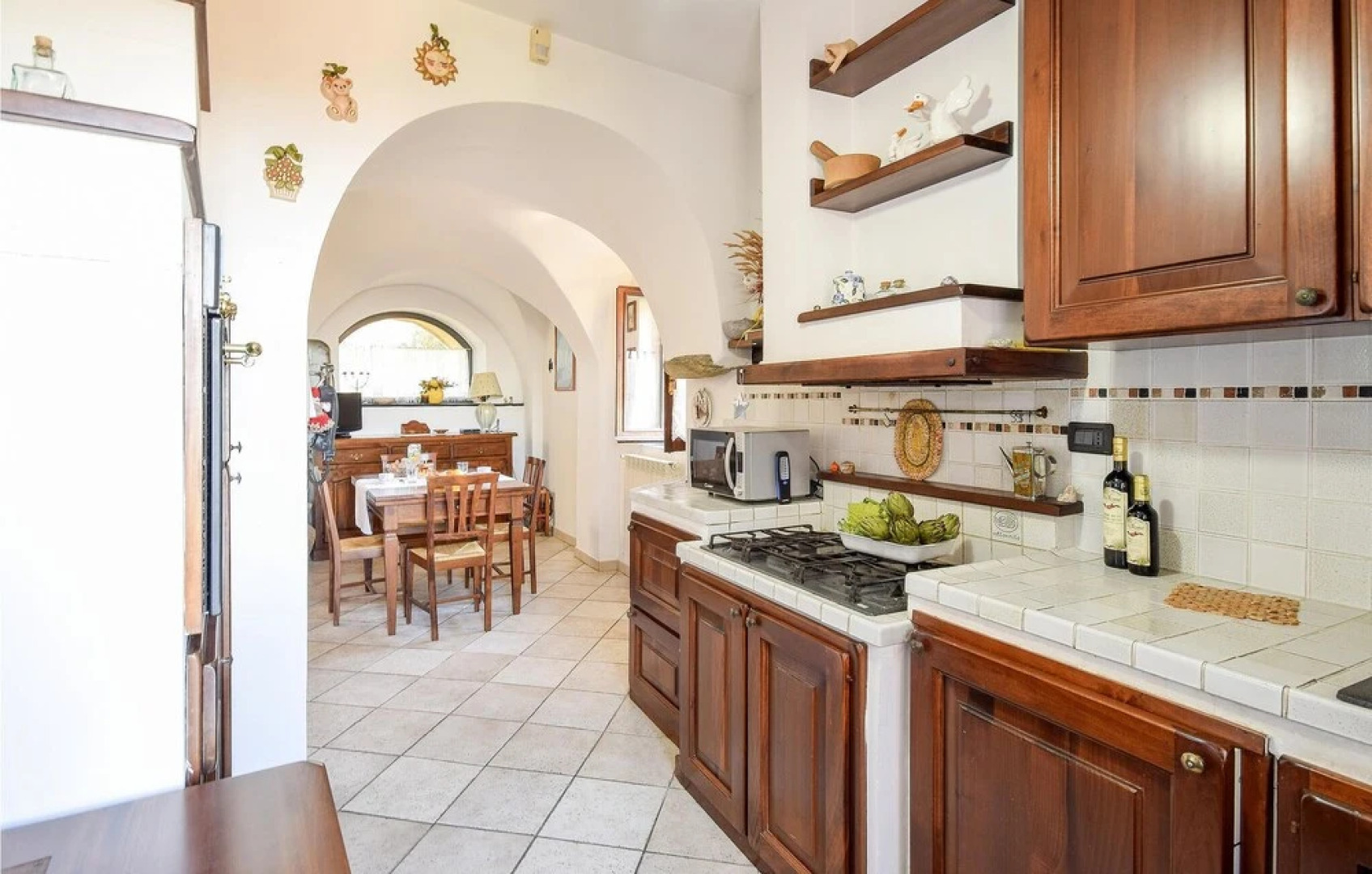 Stunning Home in Vado Ligure With 2 Bedrooms and Wifi