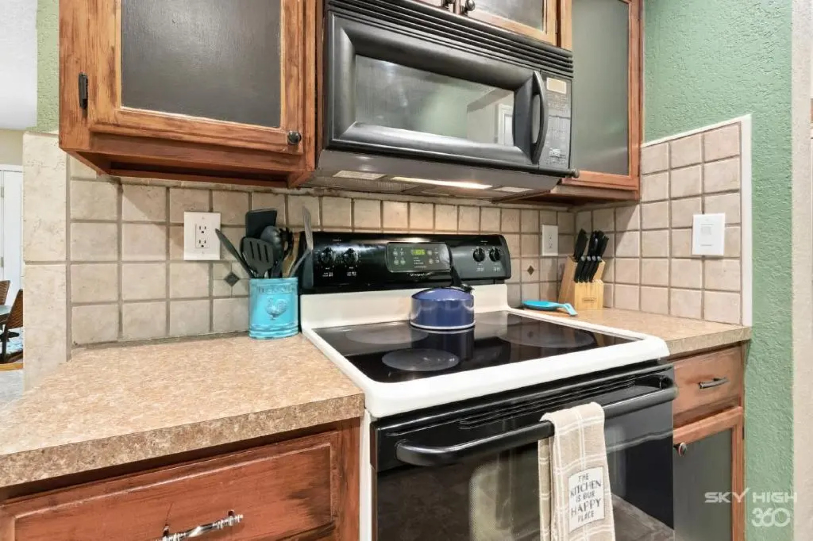 Wooded, Quiet Cottage, Very close to the Back 40