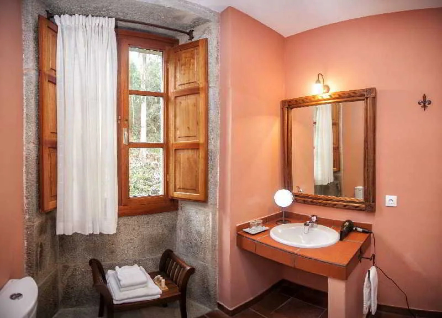 Hotel de Naturaleza Pesquería del Tambre