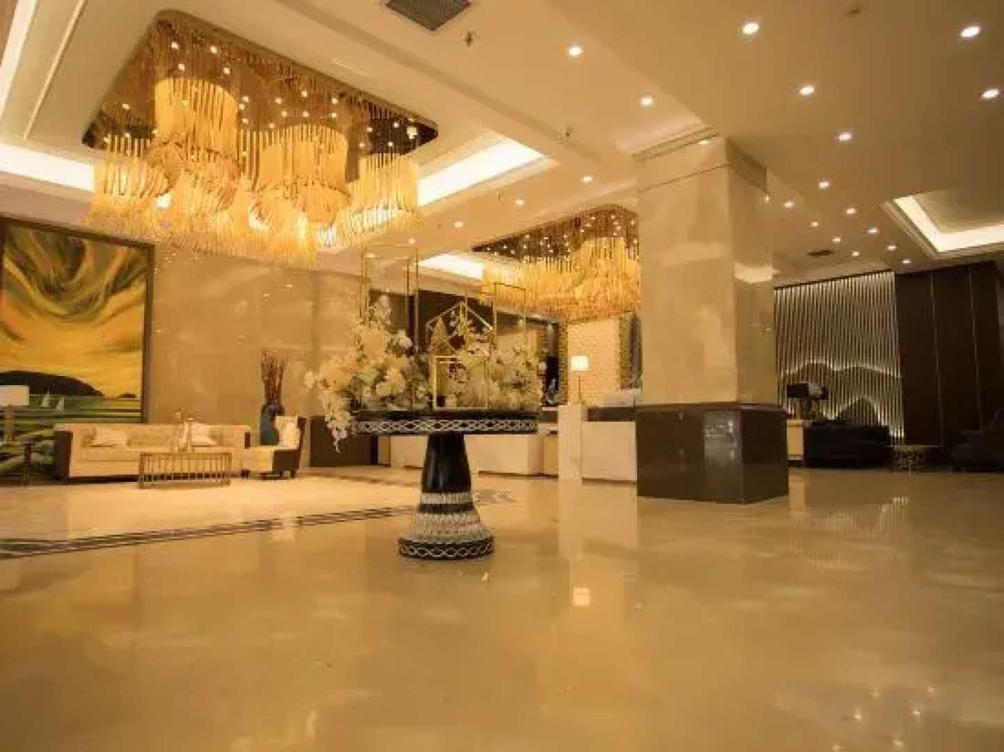 Lanyu Business Hotel