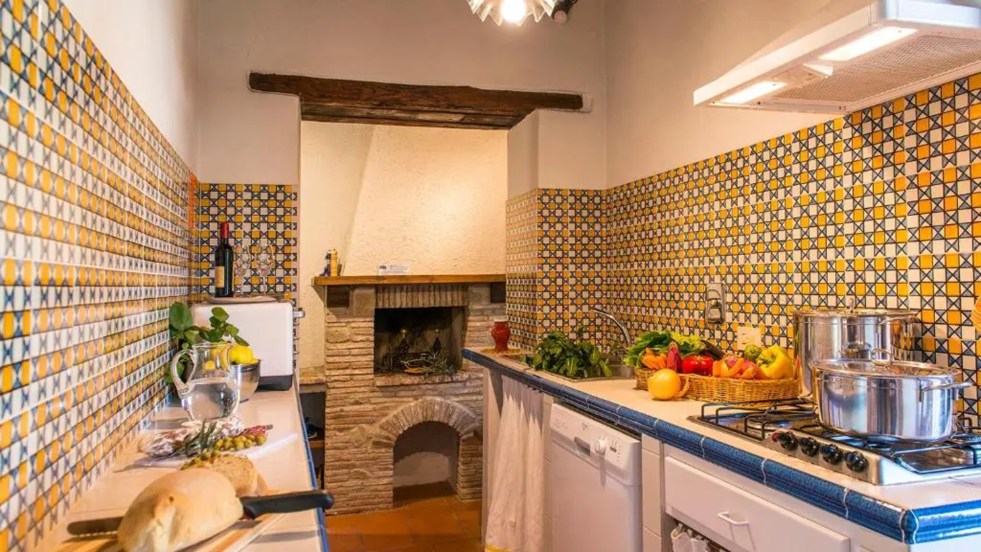 CASA TORRIONE 14, Emma Villas