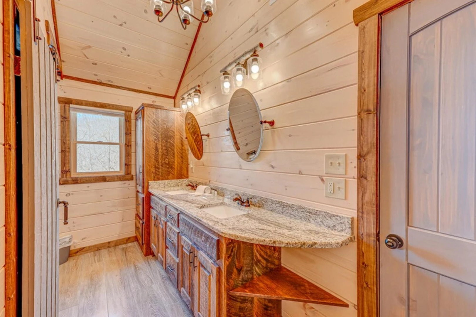 Blue Moon Lodge by Escape to Blue Ridge