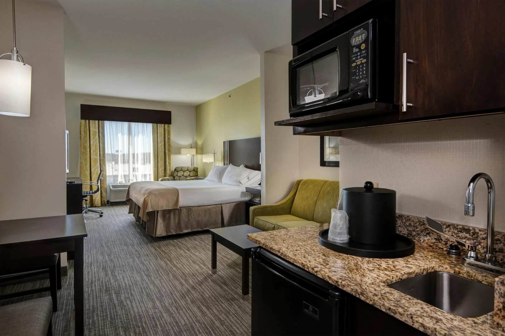 Holiday Inn Express & Suites Conway by IHG