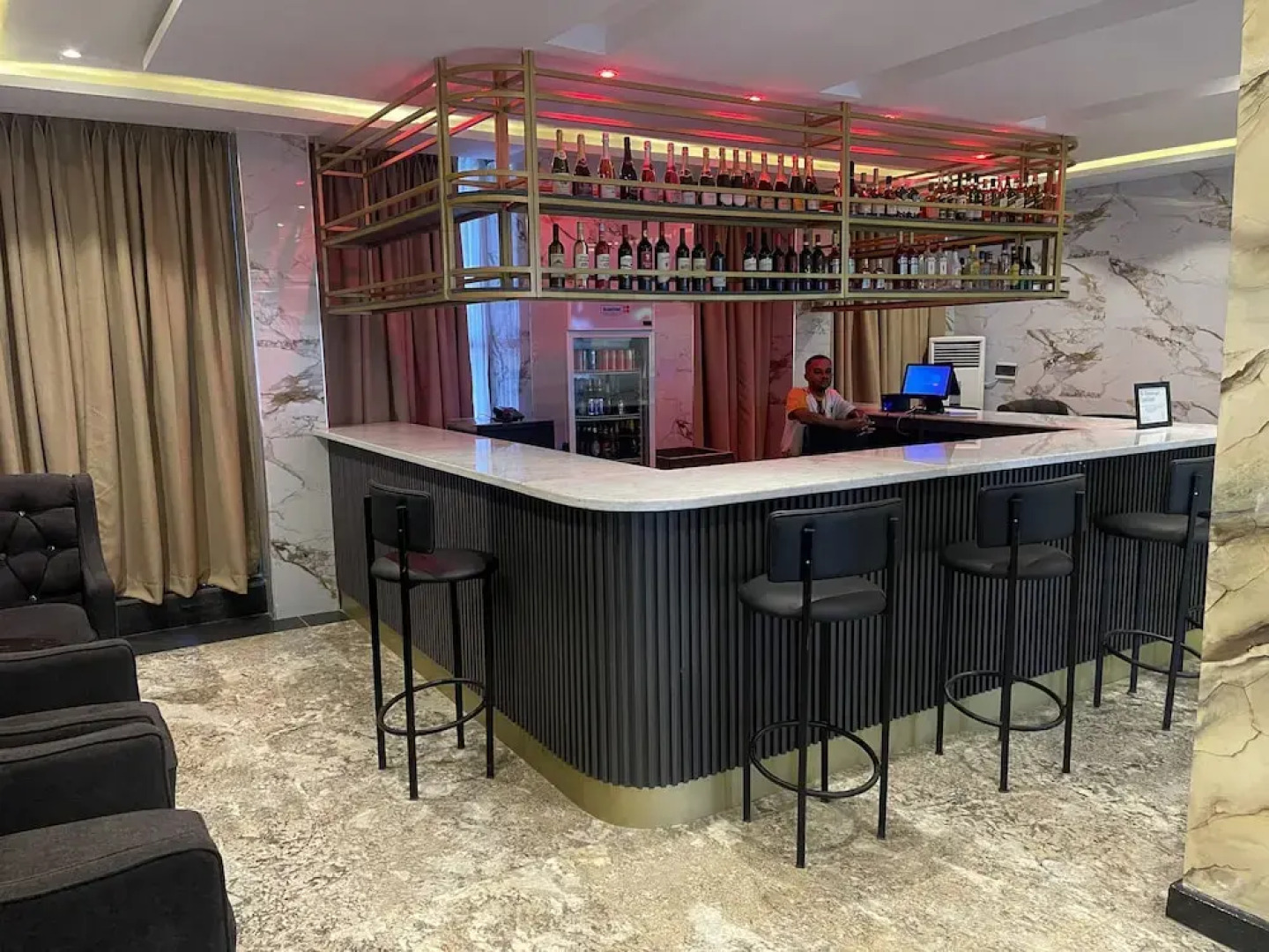 McDons Skye Hotel and Suites