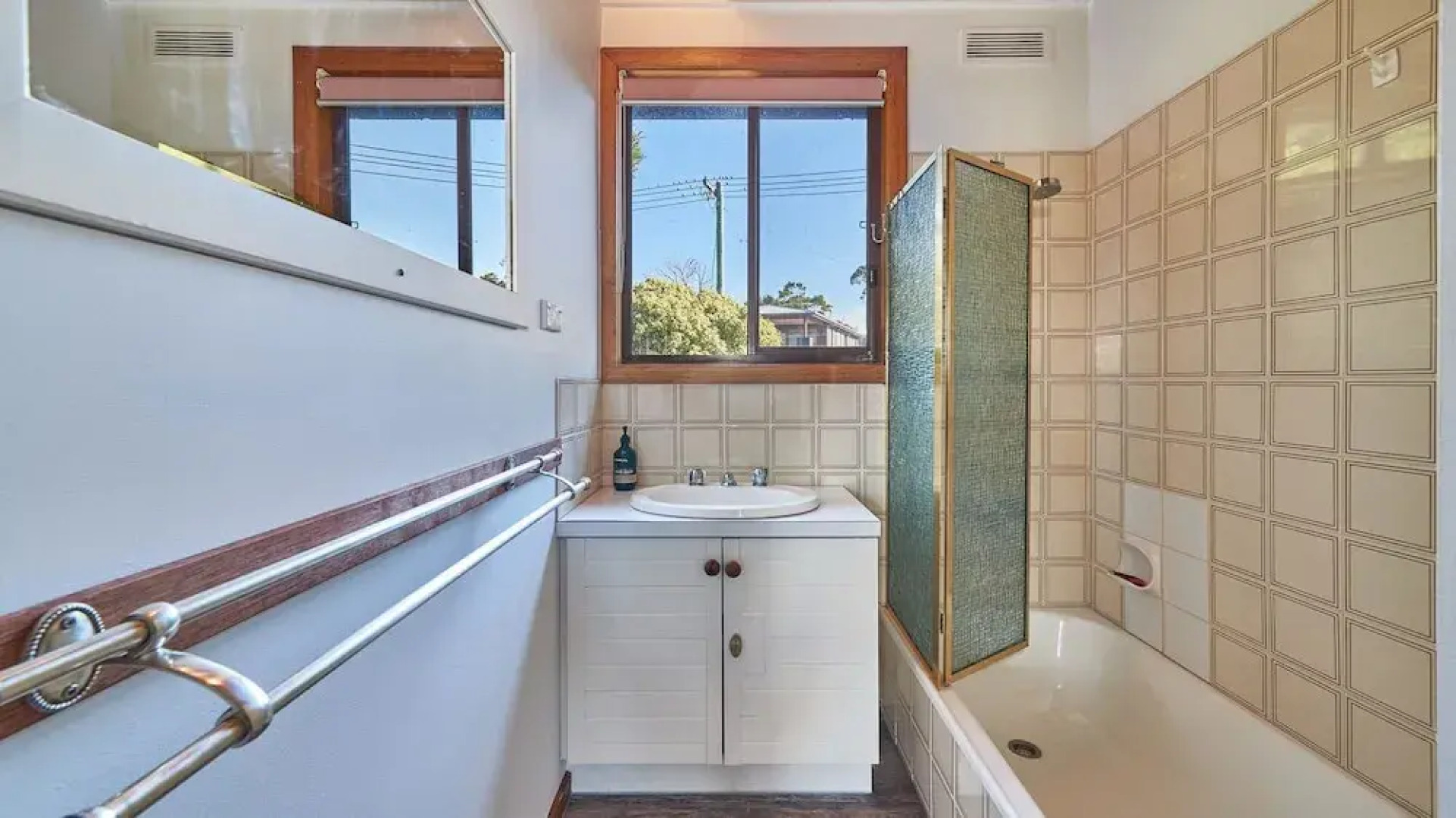 9 Boat Creek by the beach in Ventnor