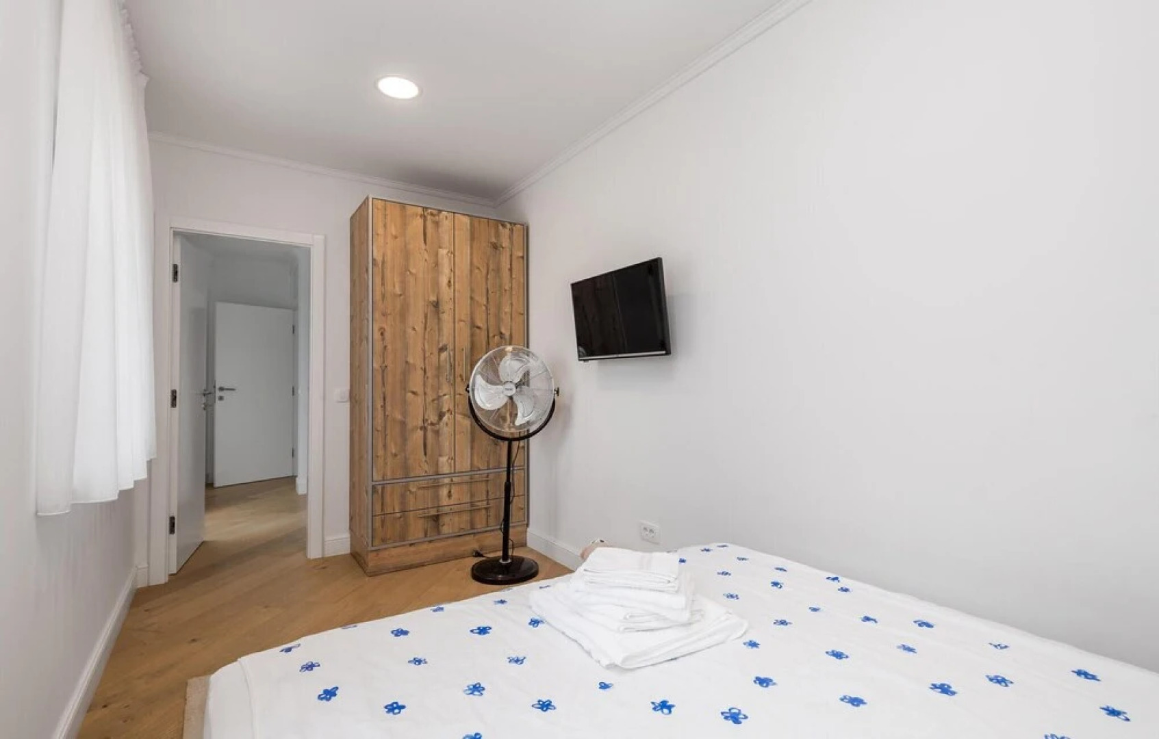 Stunning Home in Lun With 4 Bedrooms, Wifi and Outdoor Swimming Pool