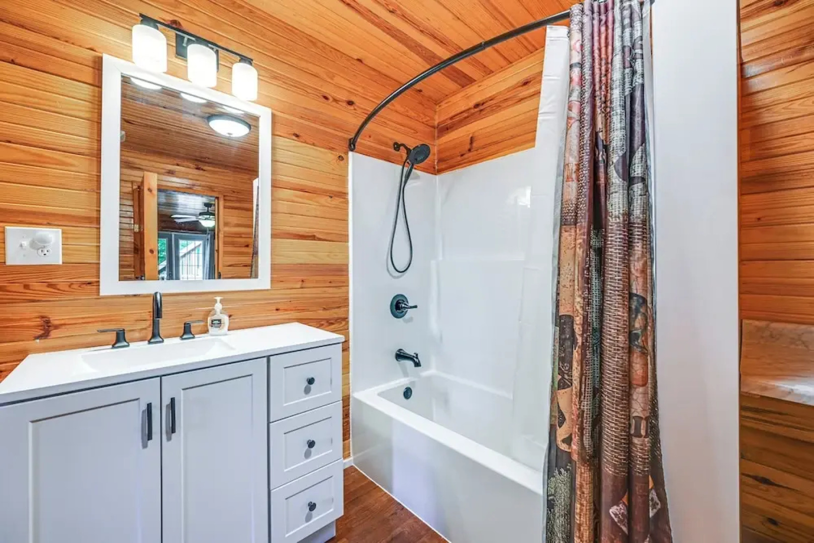 Woodsy Kentucky Escape w/ Game Room & Lake Access!