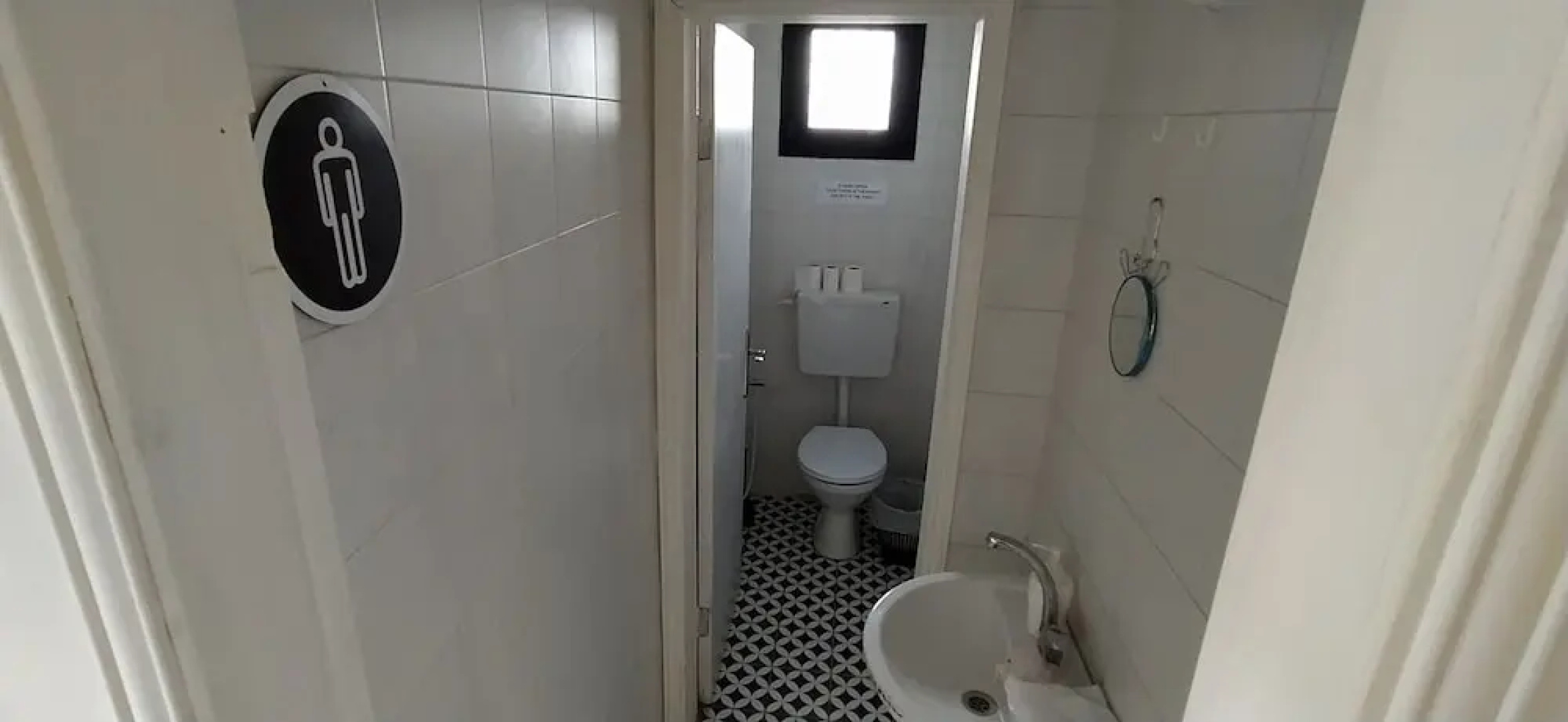 MOUNT41 Hostel