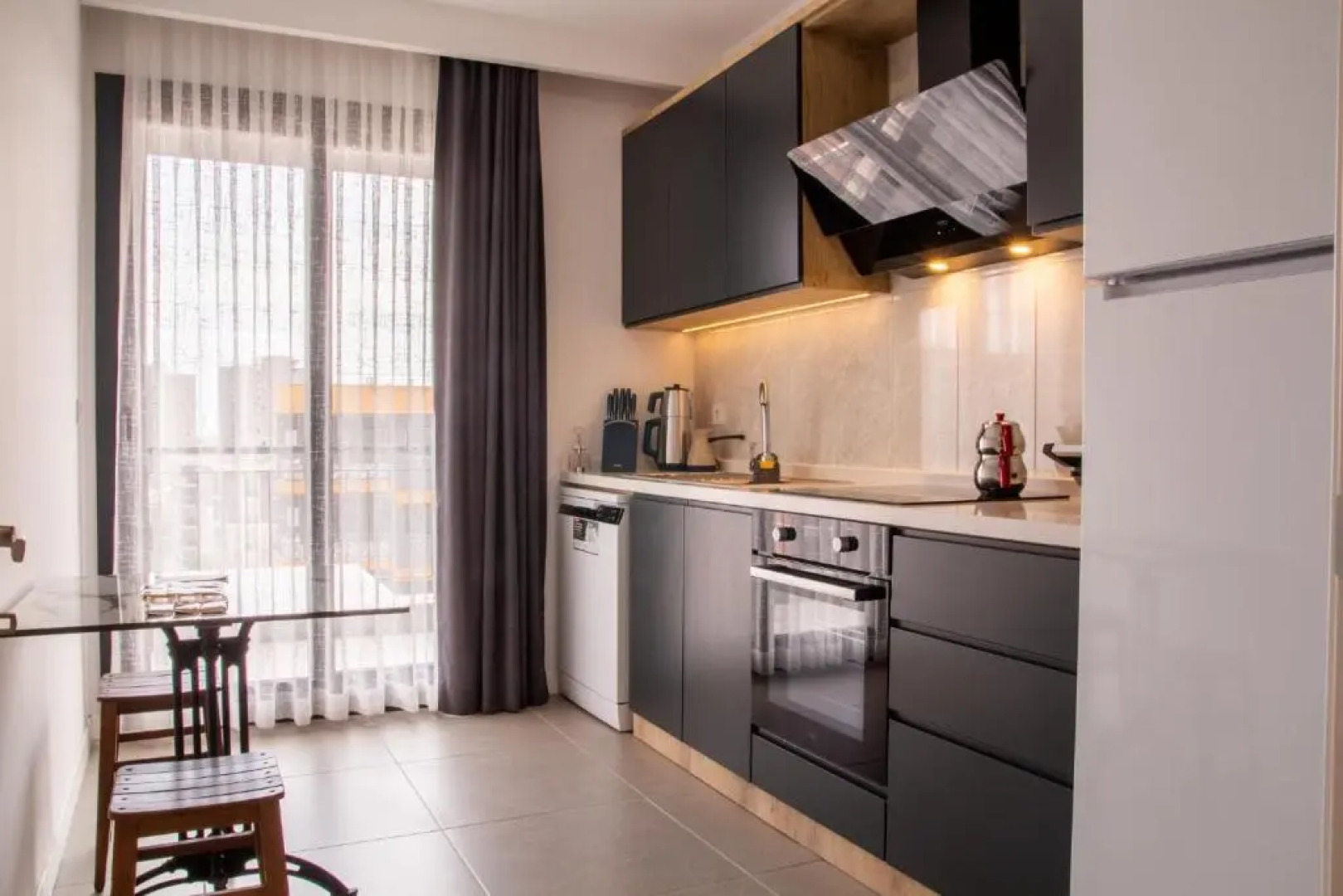 Spacious and Furnished Flat With Balcony in Izmir