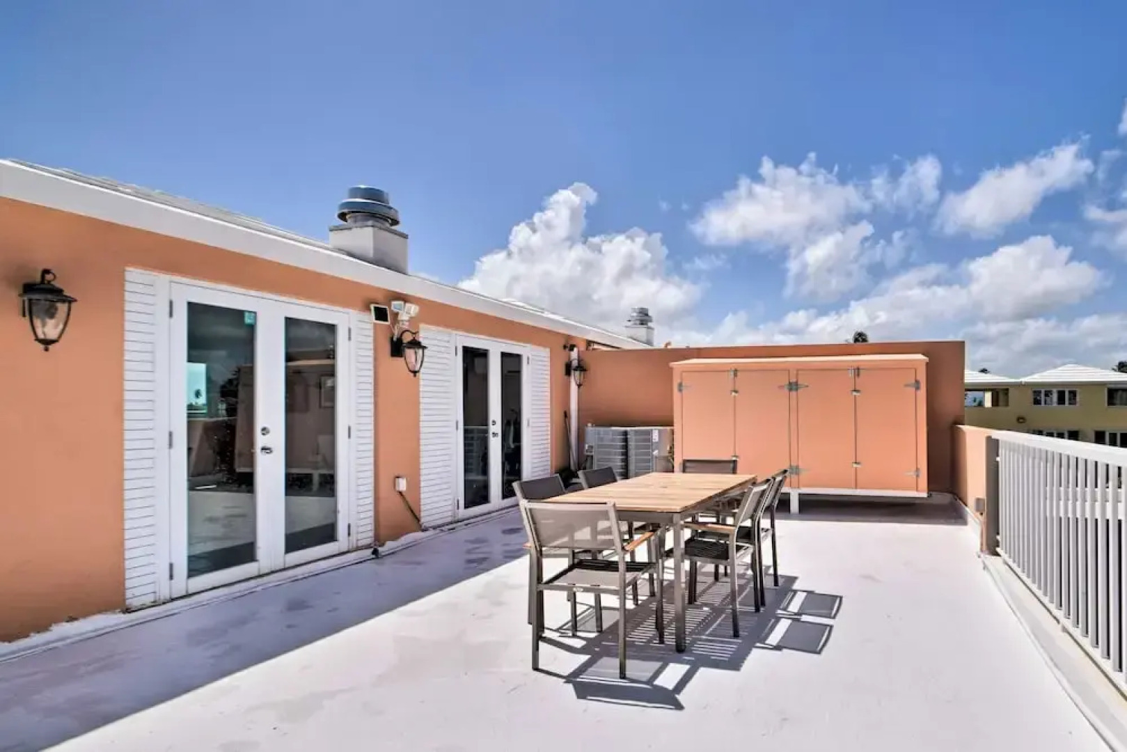 Loiza Condo w/ Rooftop Patio - Walk to Beach!