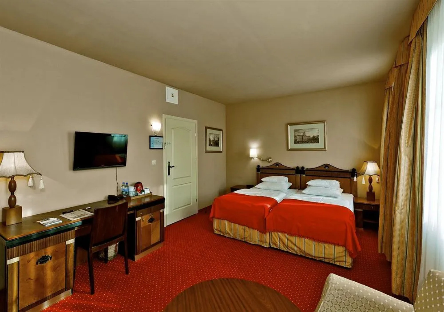 Pałac Alexandrów Wrocław Airport