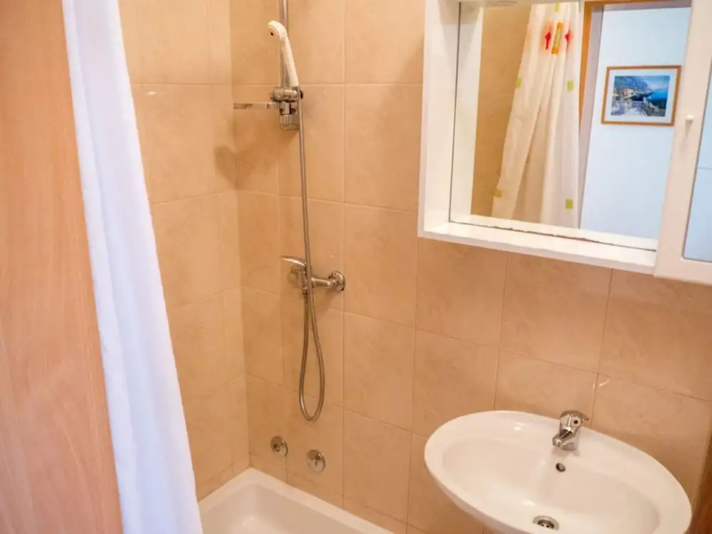 Alluring Holiday Home in Pakostane With Swimming Pool