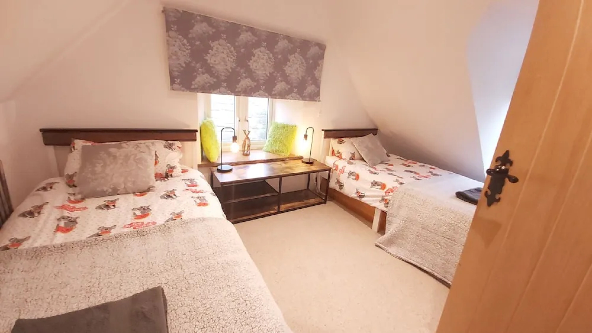 Bluebell House 5 Star Luxury 4 Bdrms and hot tub