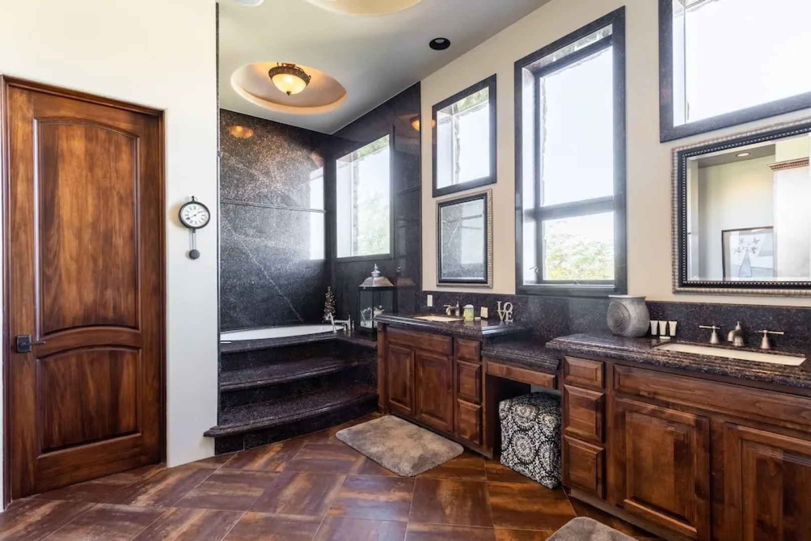 All-Suite Tuscan Home W/ Pool, SPA & Sports Court Home