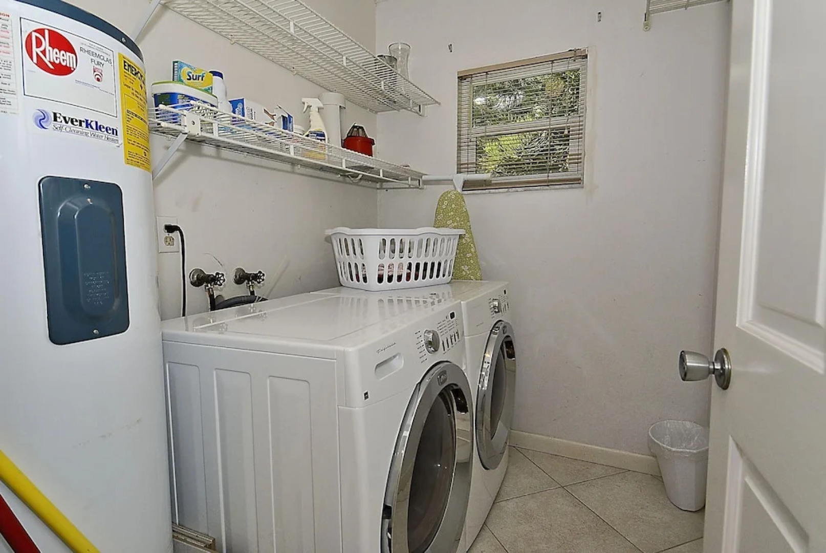 Sunset Villas 4 Awesome Views/2 Balconies/pool/deck/bbq!