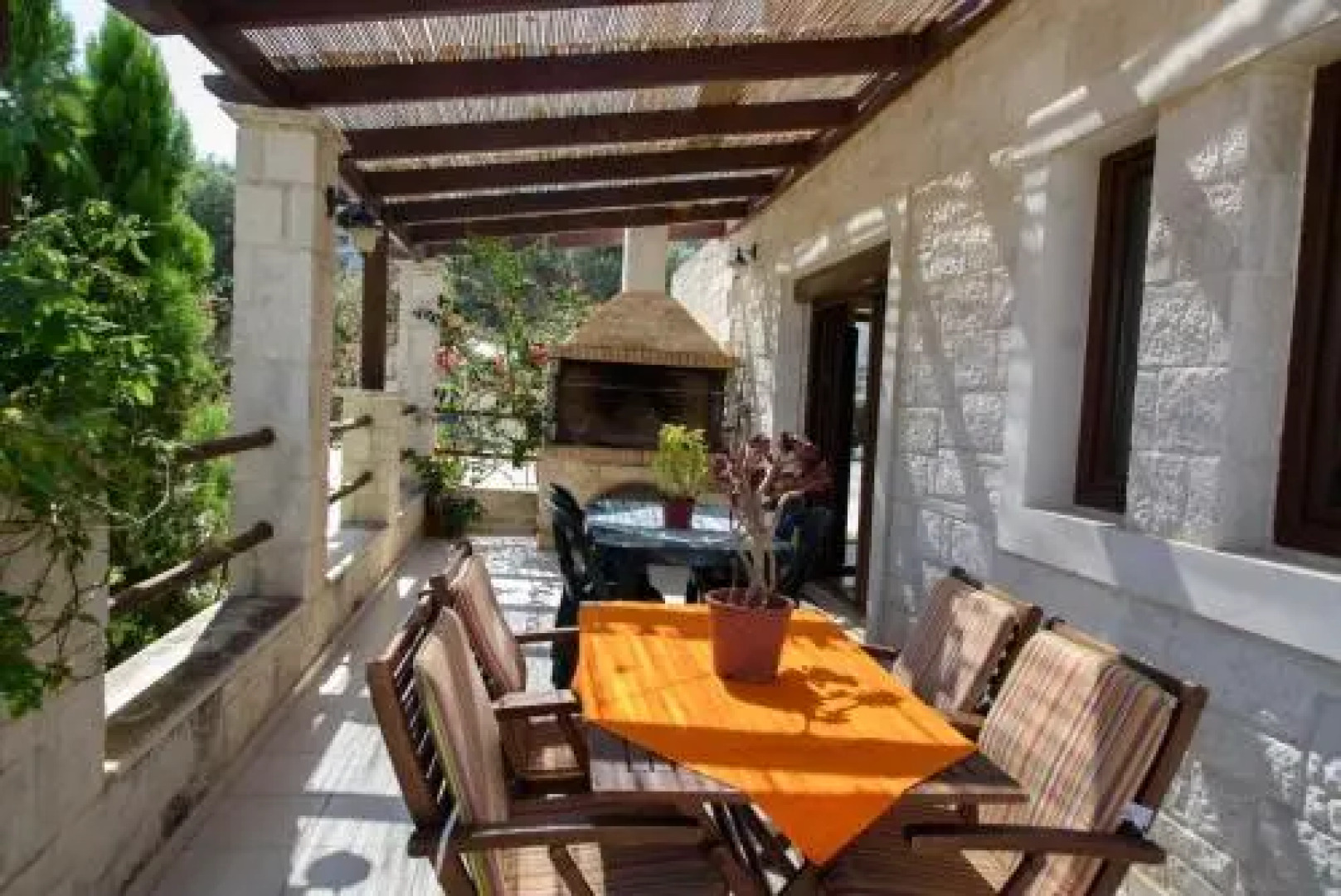 Traditional Stonehouse Vicky