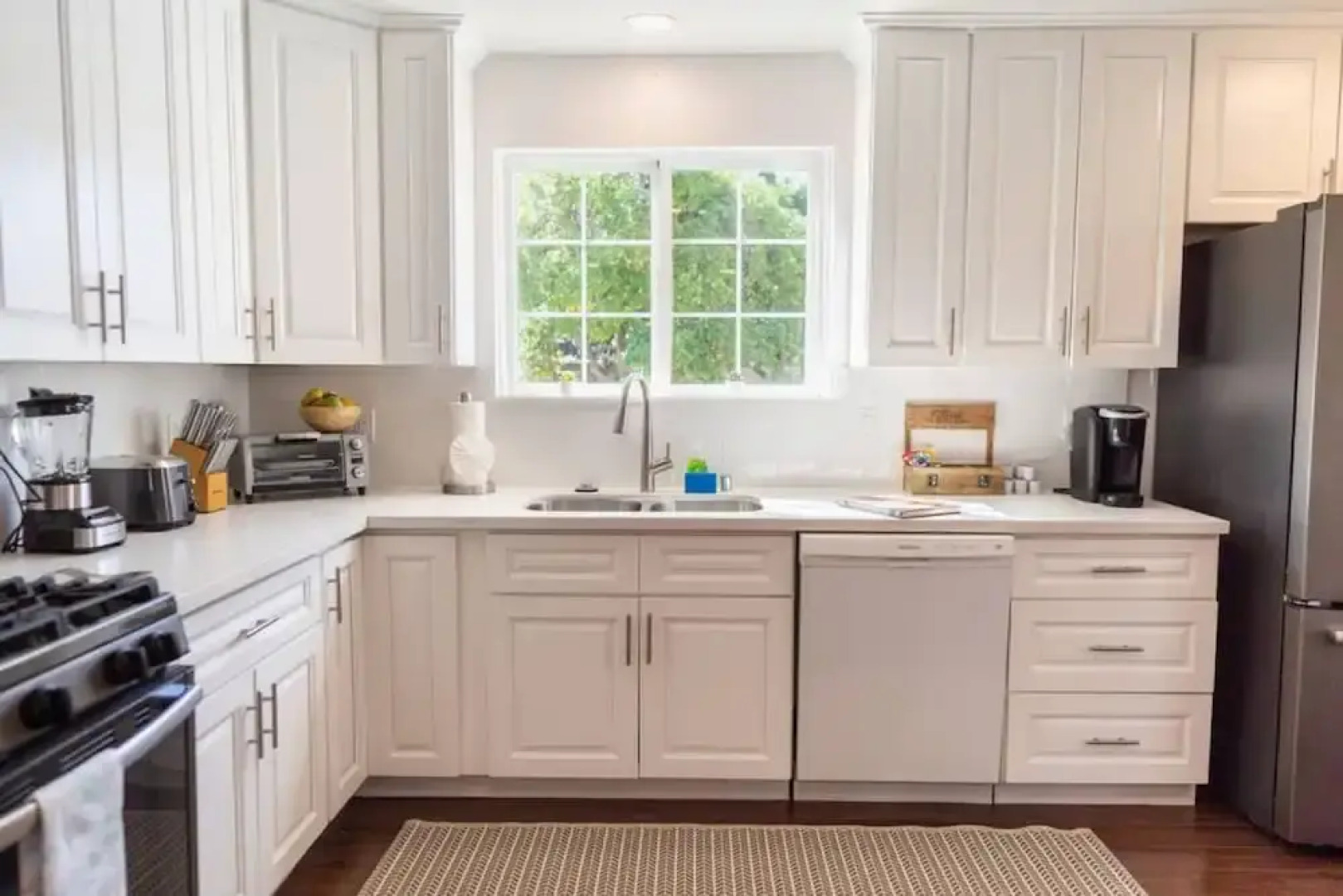 Tranquil 2BR Home in Beautiful Neighborhood P24