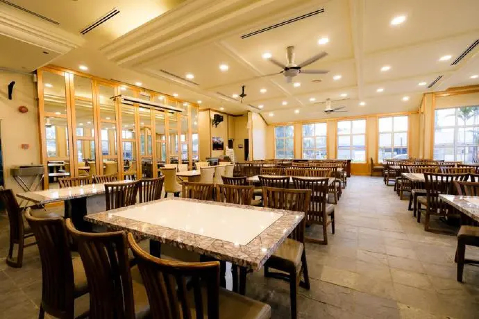 Super OYO Capital O 90146 Alh Continental Resort