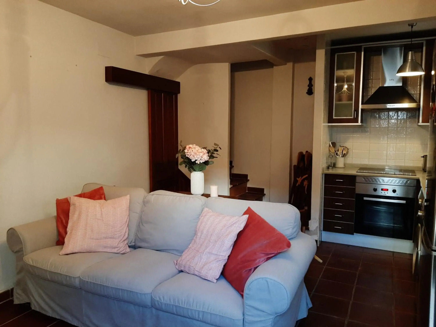 Casa con patio y chimenea en Piedralaves