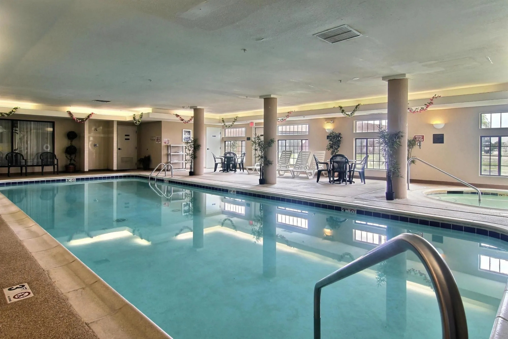 Best Western Inn & Suites Merrillville