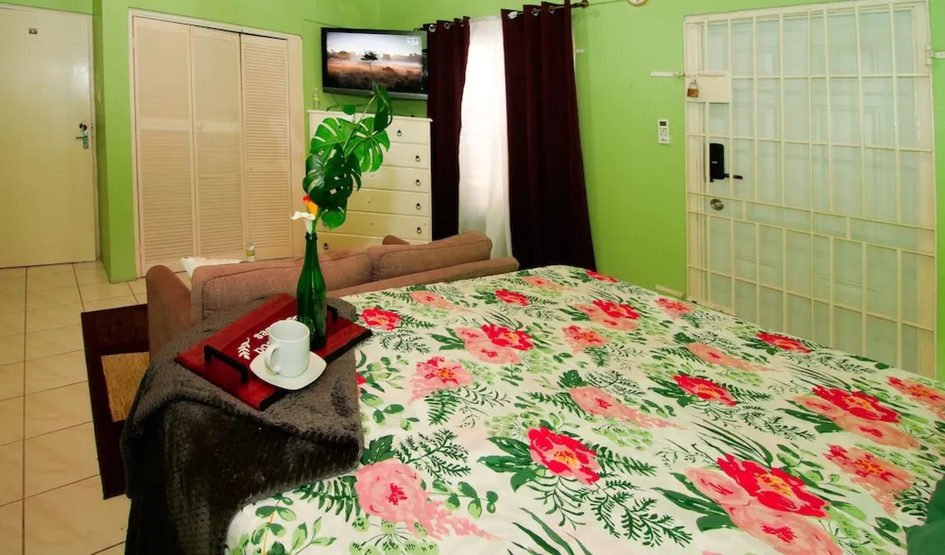 876 JA Oasis by Kingston Airport