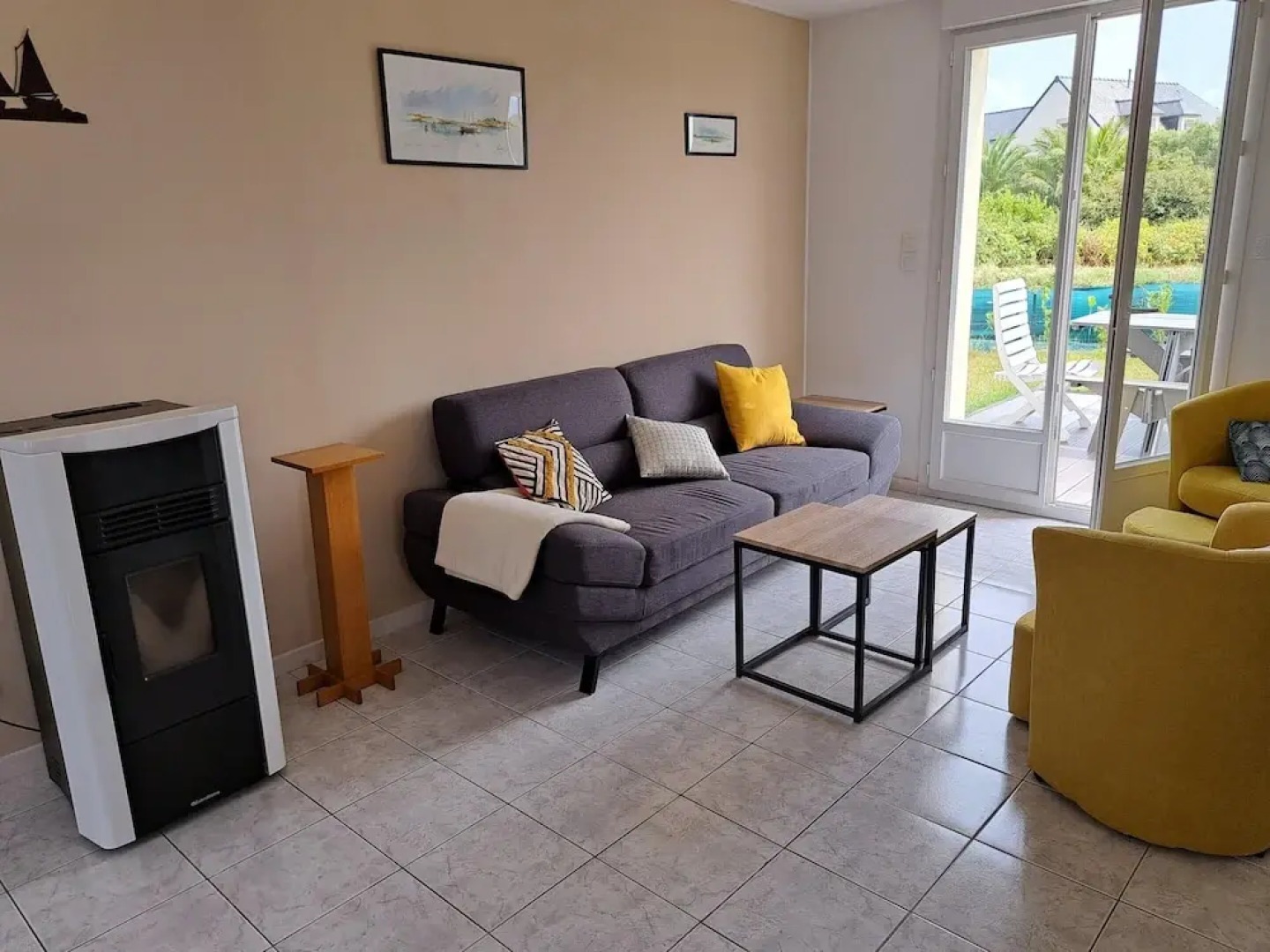 Comfortable Holiday Home Near the Beach