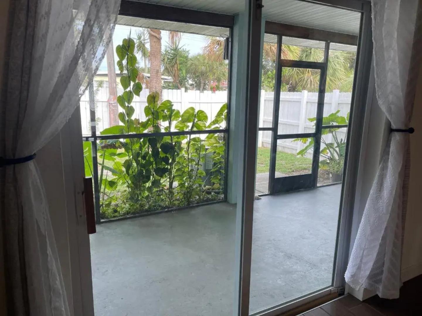 Beautiful Bright & Sparkling 2Bed 1Bath Beach Retreat - Unit 212