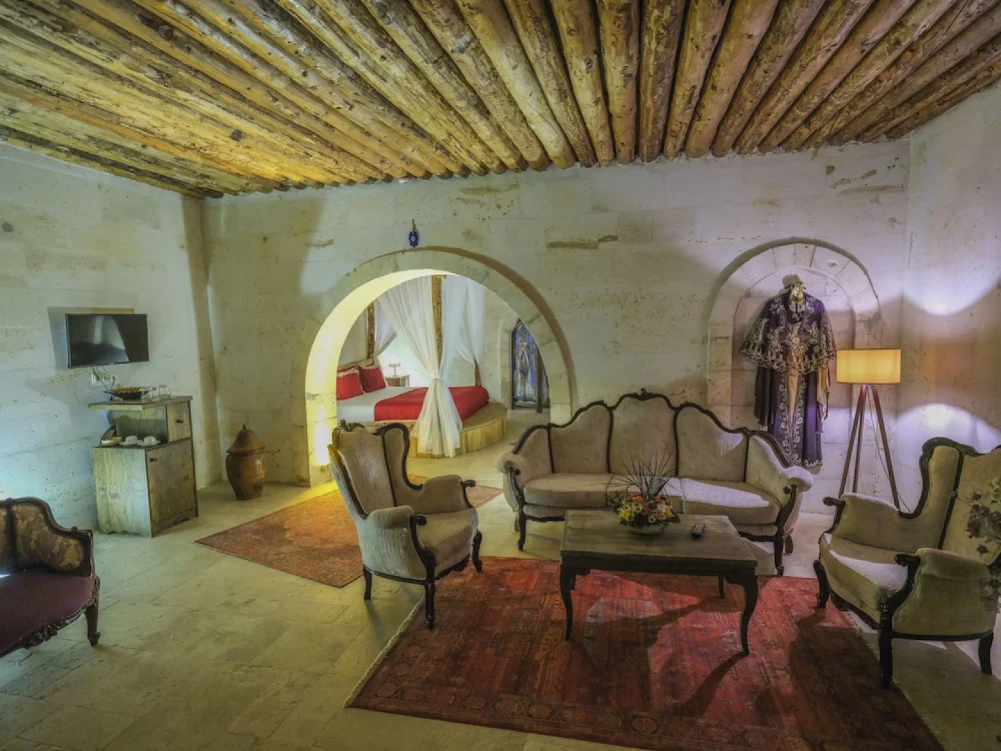 Kalsedon Cave Suites