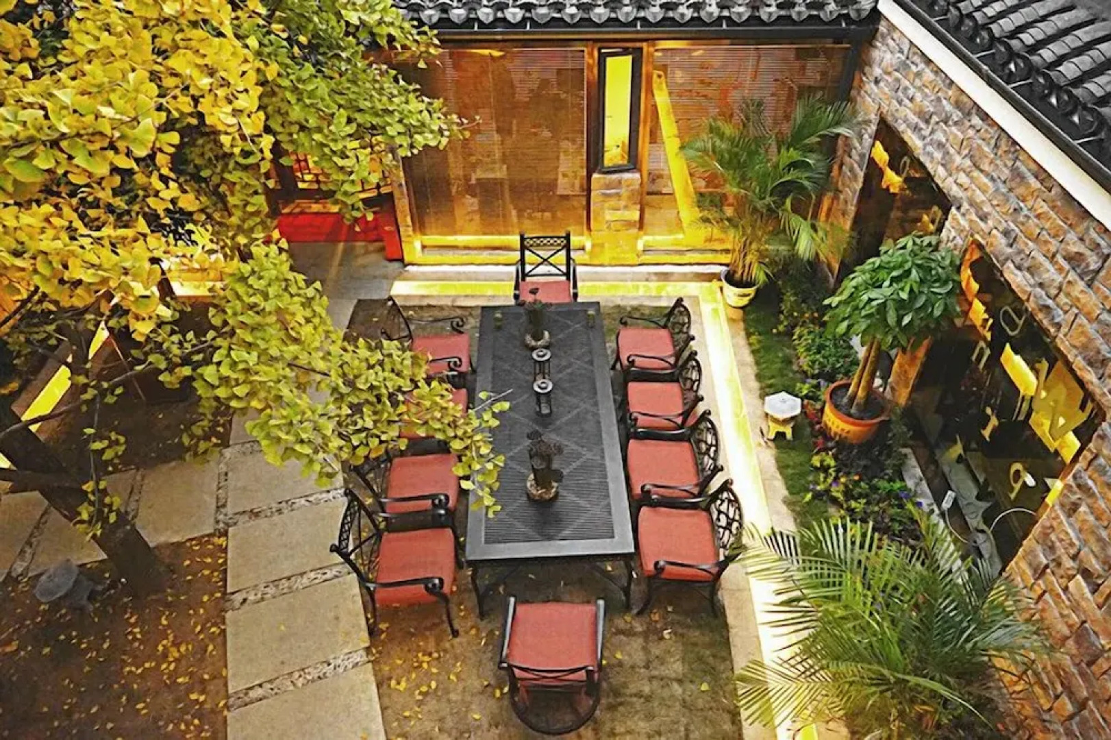 Yurong West Lake Cottage Resort Hotel