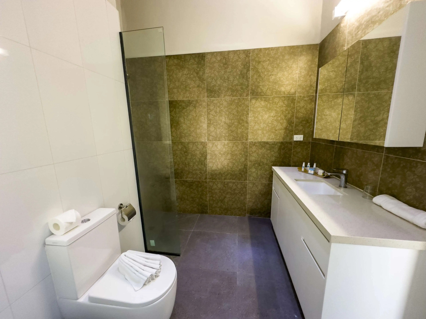 Ramada Suites By Wyndham Seafront Coral Coast