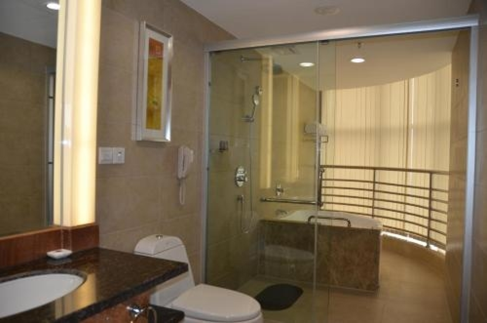 E Mei Shan Central Sunshine Hotel