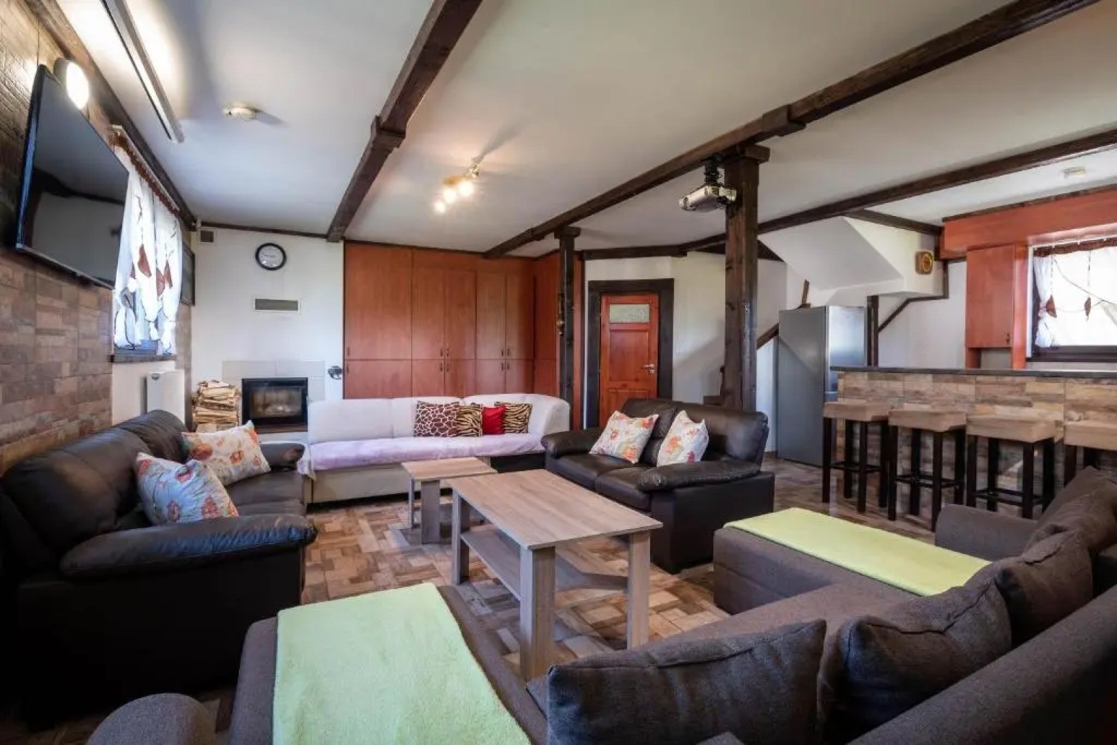 CHATY - woodyganovce sk