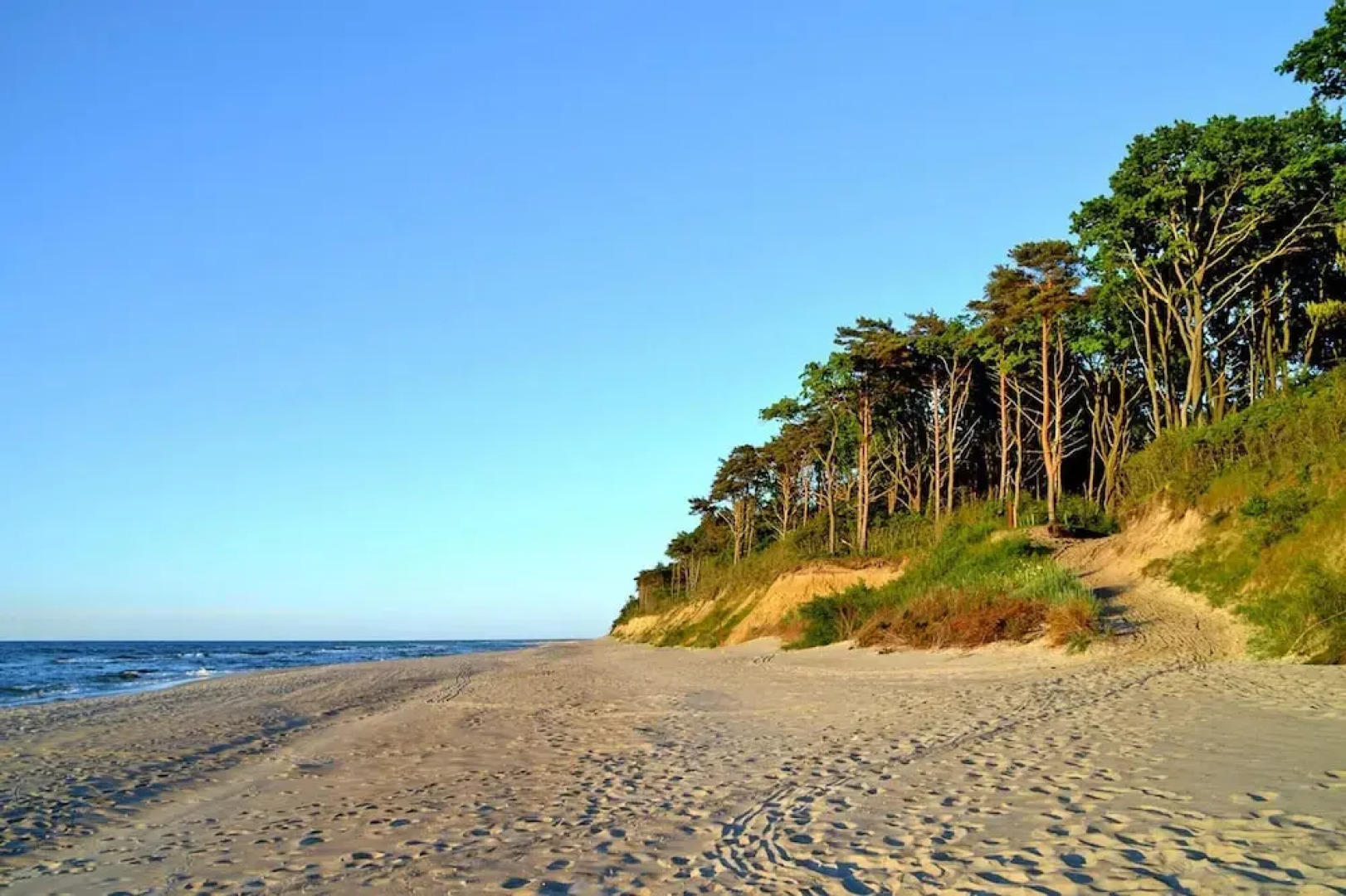 Comfortable Holiday Homes With Jacuzzi, Niechorze