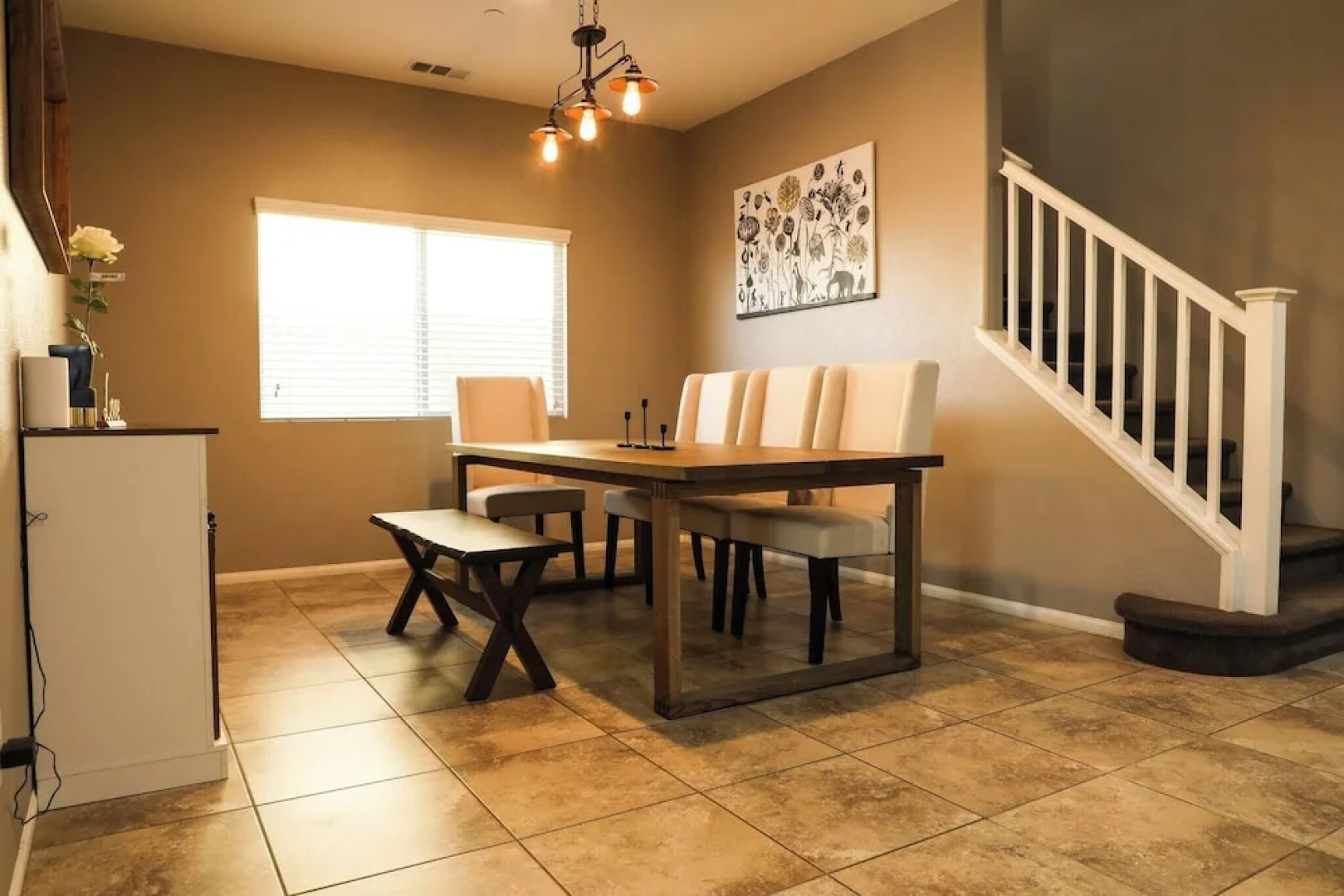 Cheerful 4 Bedroom Entire House Lots Of Open Space