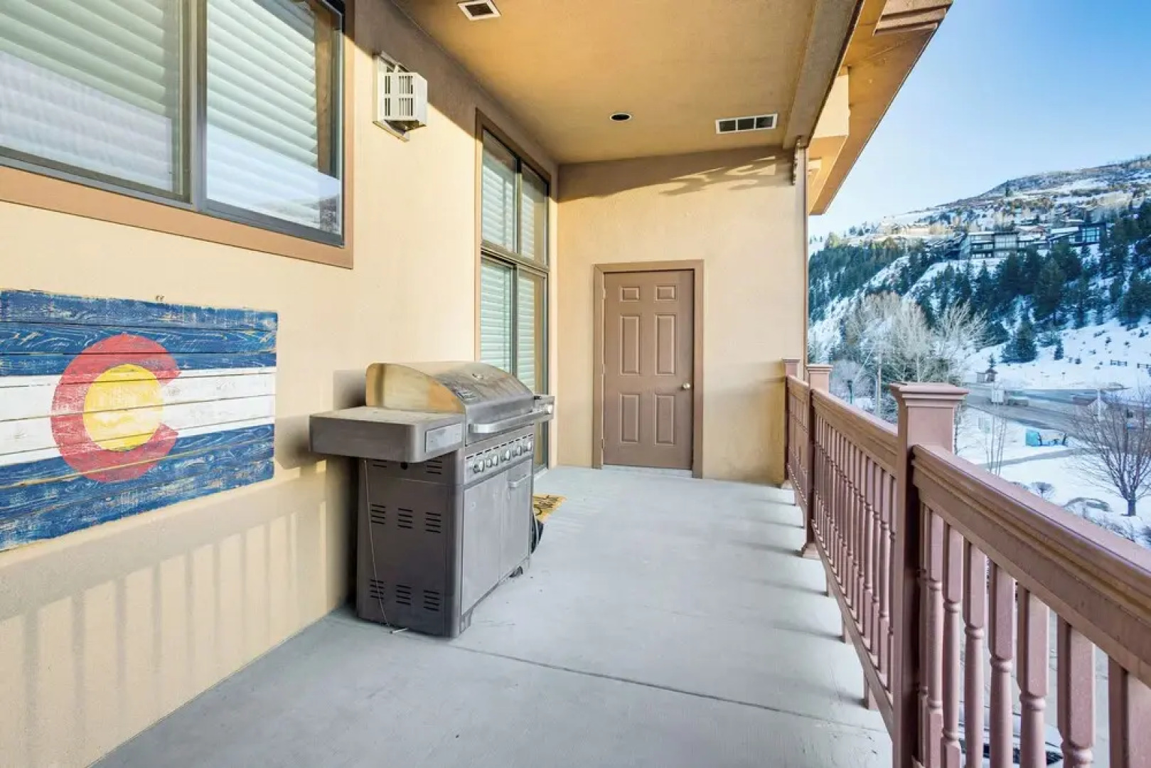 Mountain-view Condo in the Heart of Edwards!