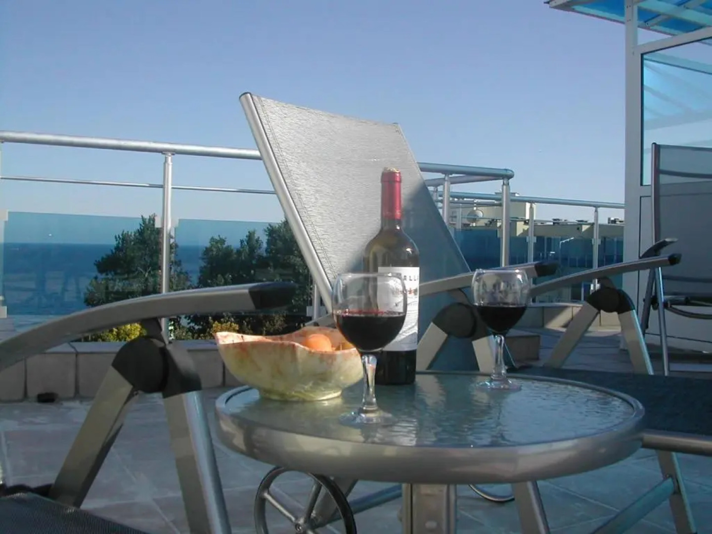 Oasis Suites Apartments and Studios