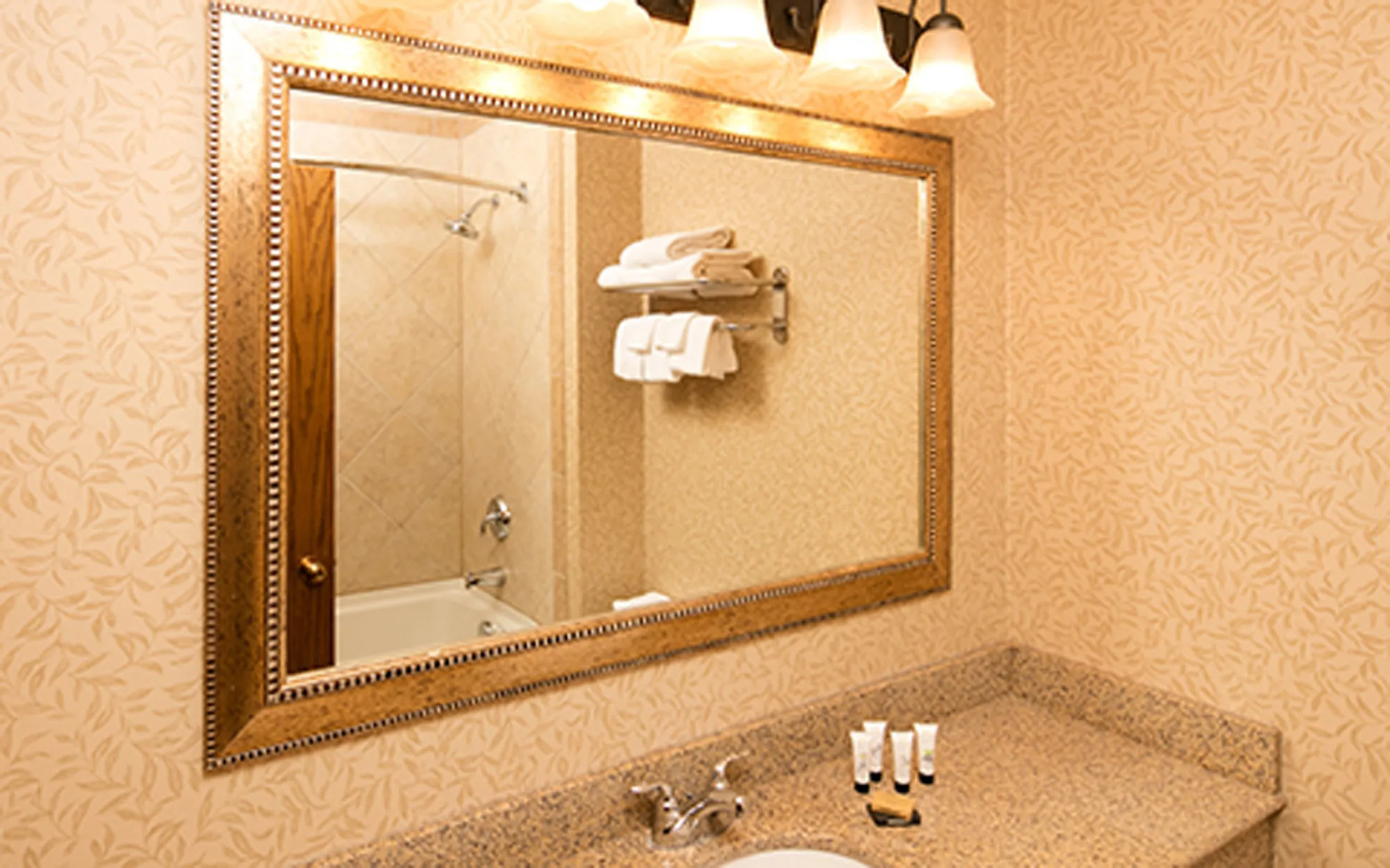 Red Lion Hotel Templin's on the River