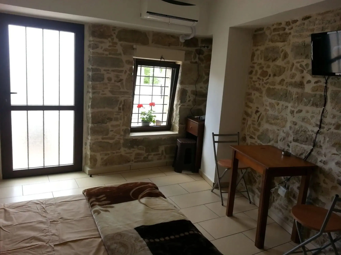 Vintage House Studio's Pitsidia Adults Only