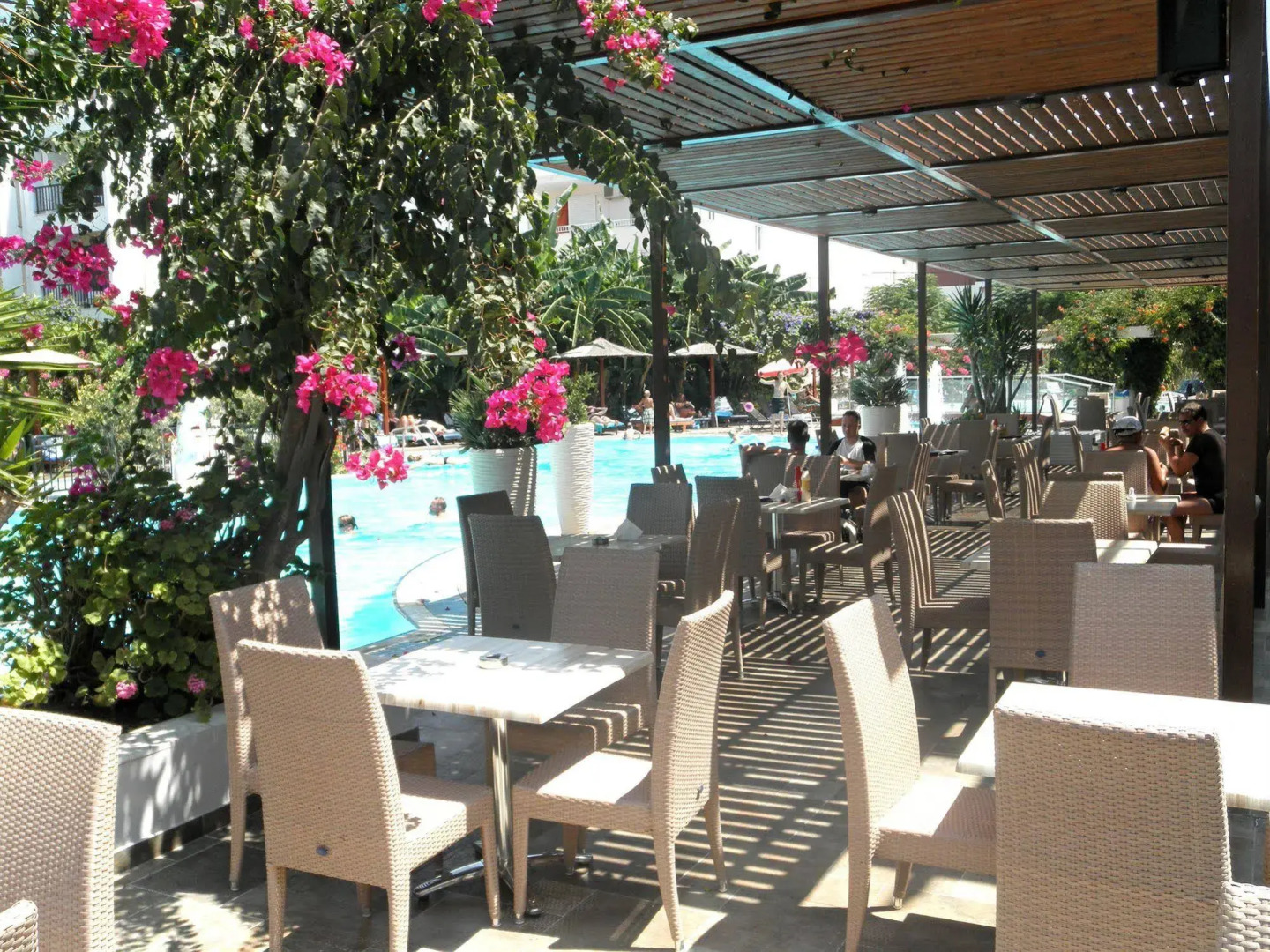 Peridis Family Resort