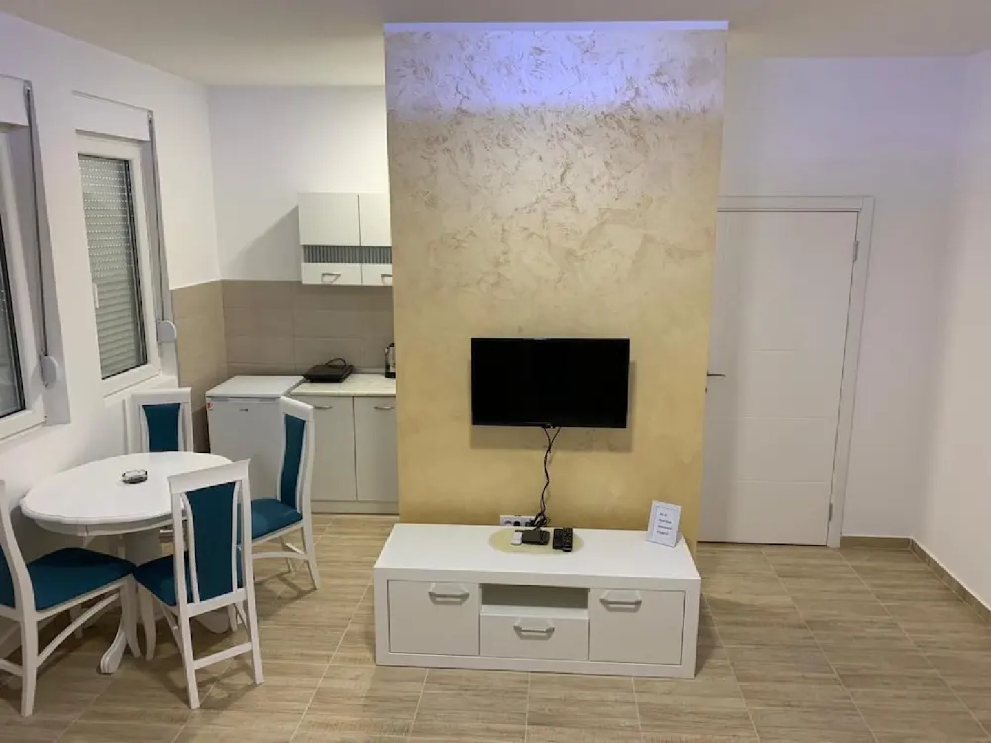 Airport View Apartment