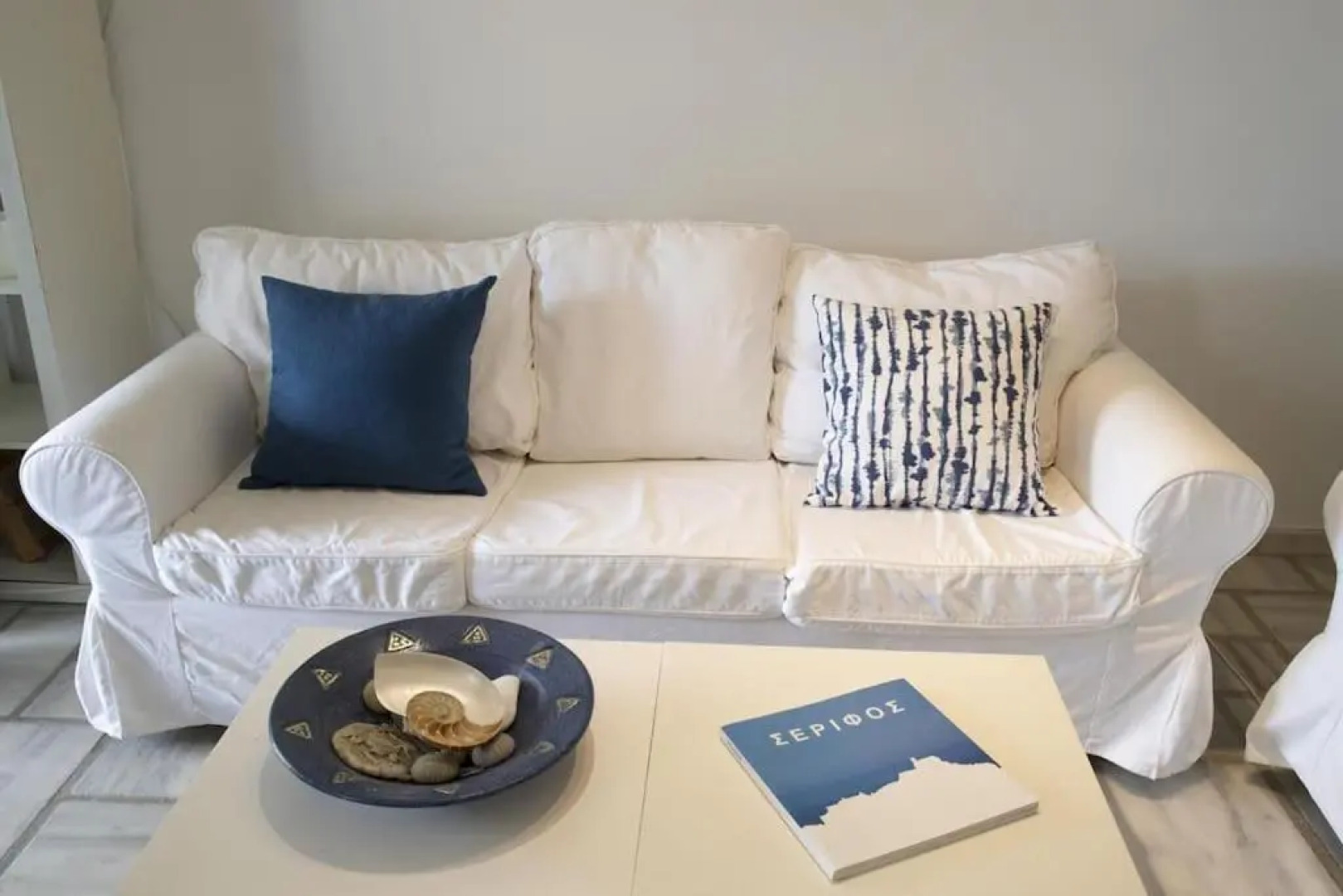 Beachfront 2br apartment - Free parking