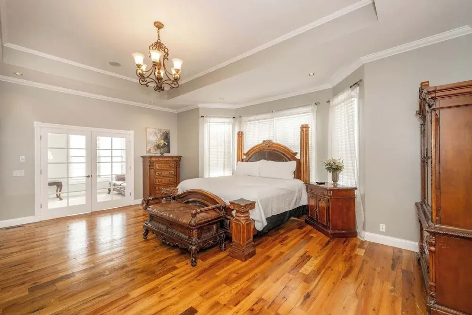 The Bishops Manor Stay for 10!