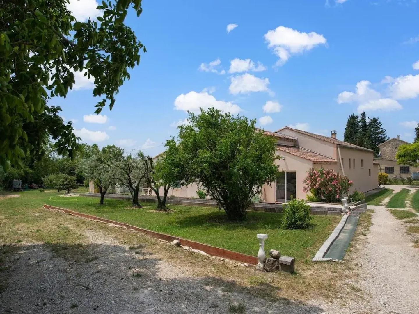 Holiday Home in Vaucluse Near Mont Ventoux