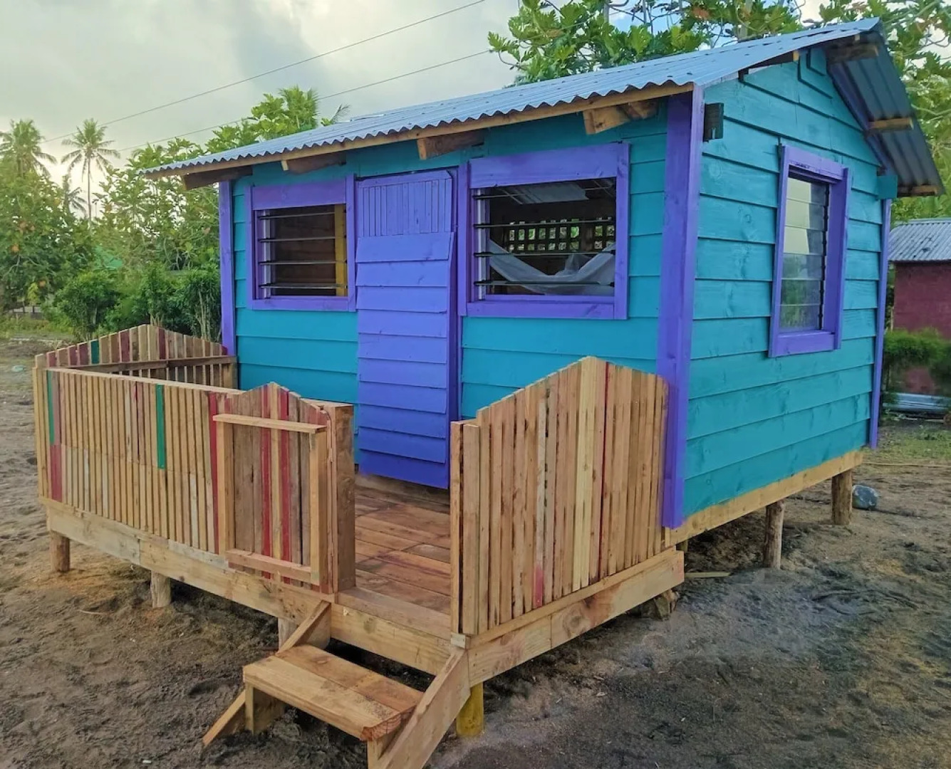 Sina PJ Beach Fales and Surf