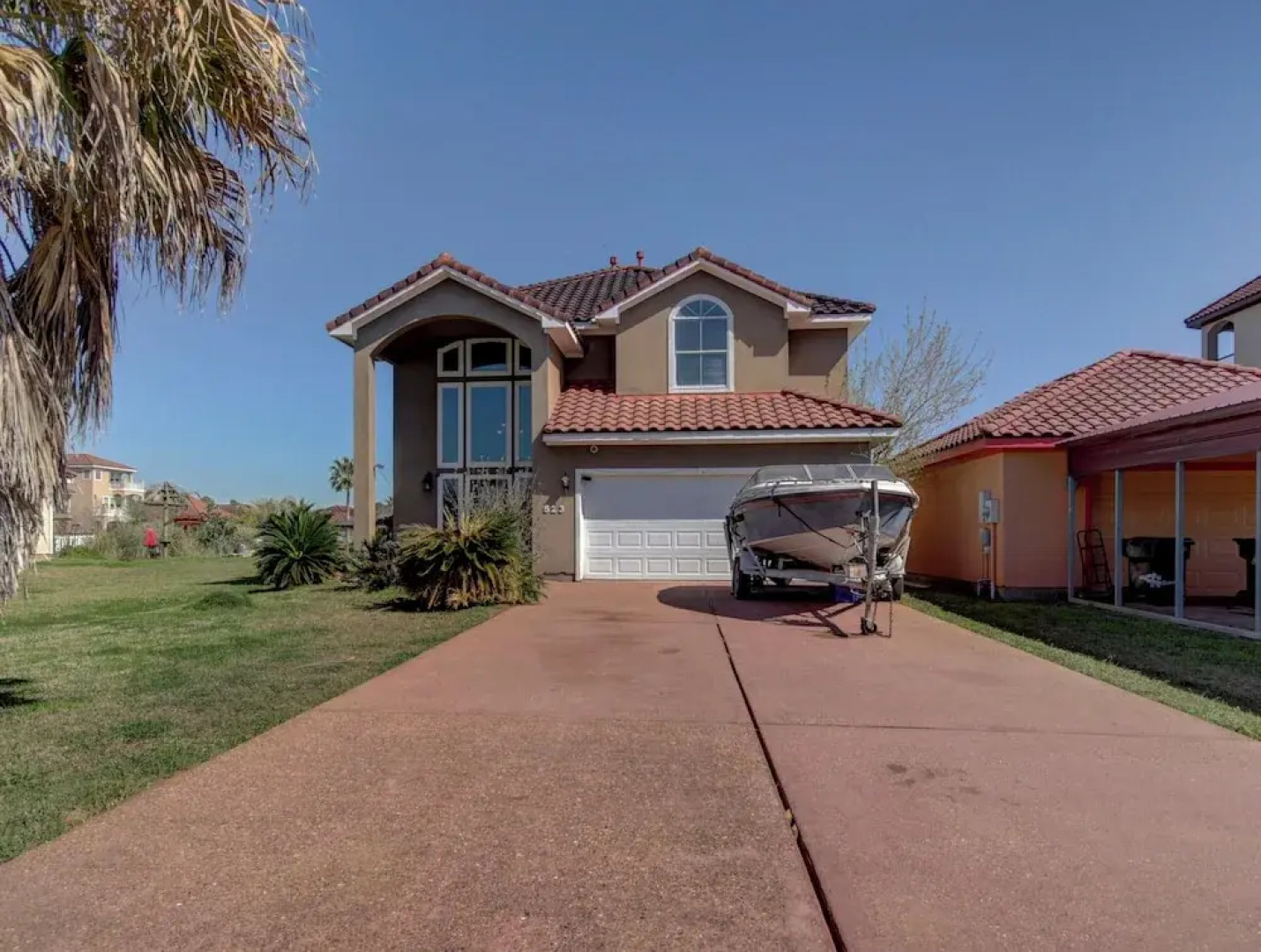 8 Mi to Kemah Boardwalk: Texas Gulf Home w/ Patio